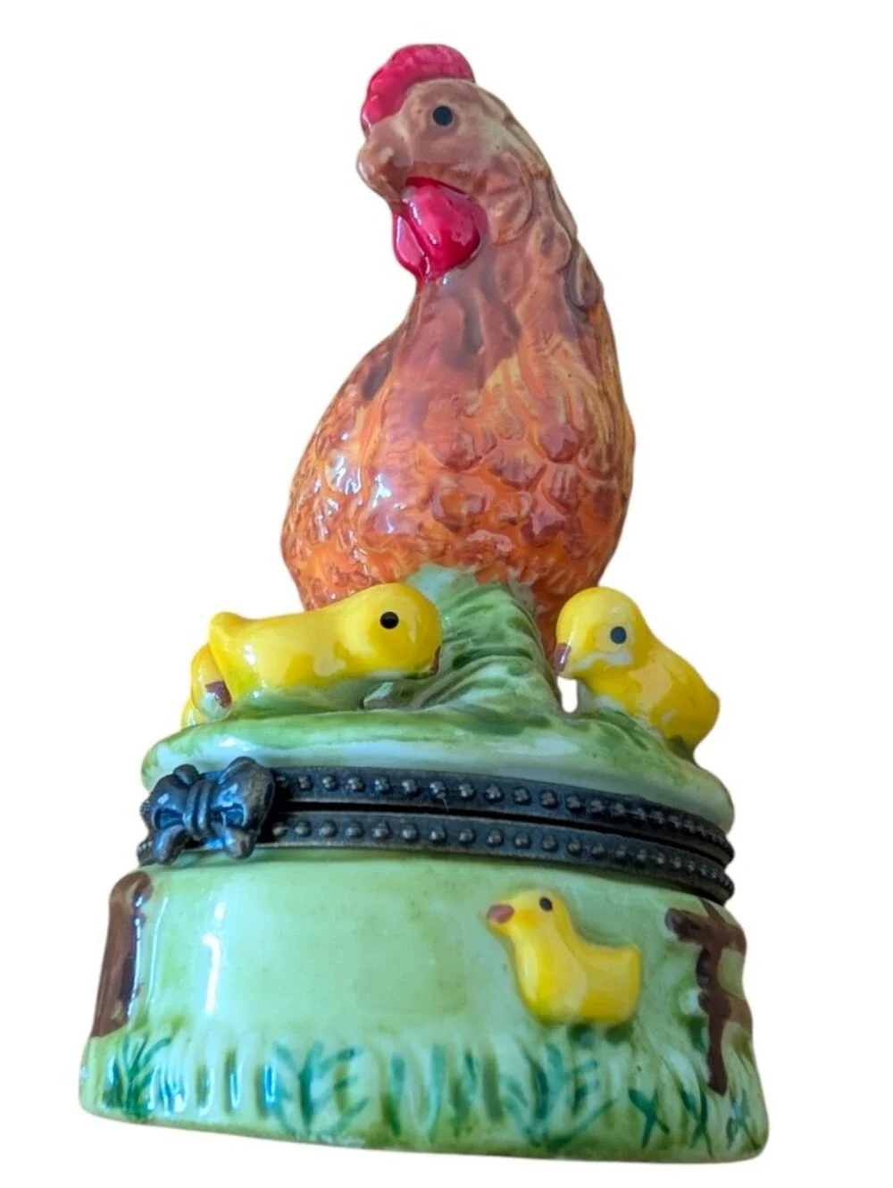 Vintage Hen & chicks hinged porcelain trinket box